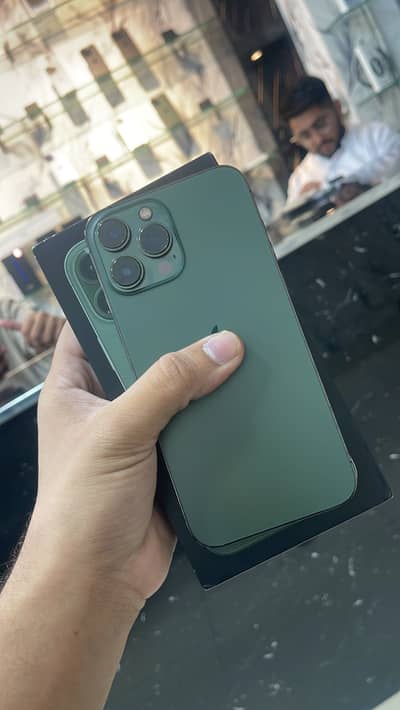 Apple iPhone 13 Pro Max factory unlock waterpcak