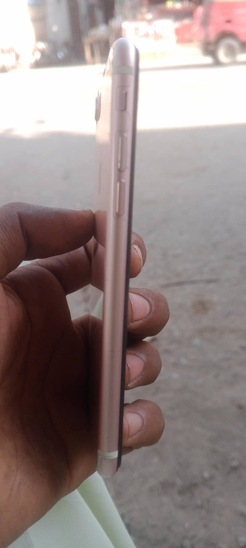 Apple iPhone 7 1