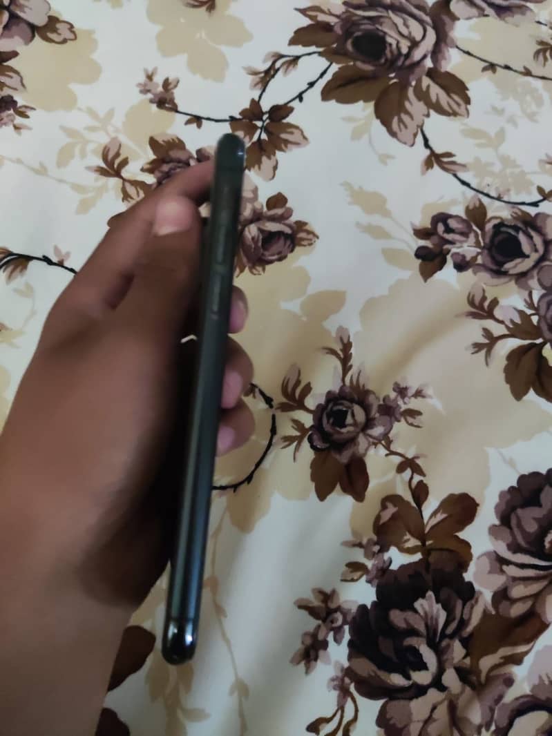 Apple iPhone X 3