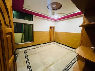 6 Marla First floor availabile for rent