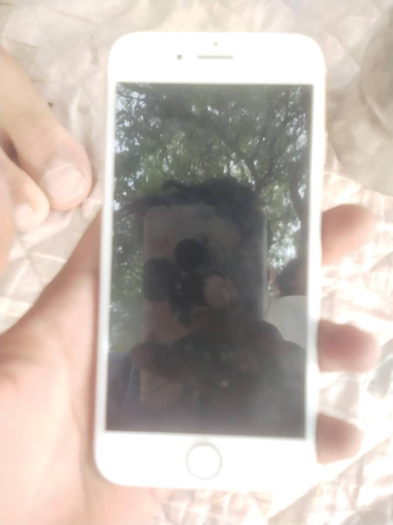 Apple iPhone 8 1