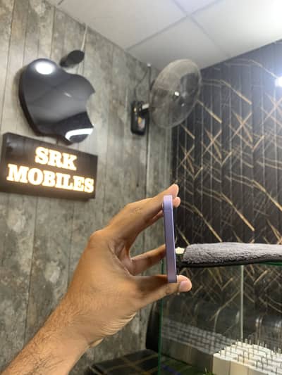 Apple iPhone 12