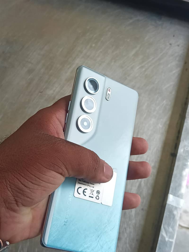 Tecno CAMON 40 Pro 0