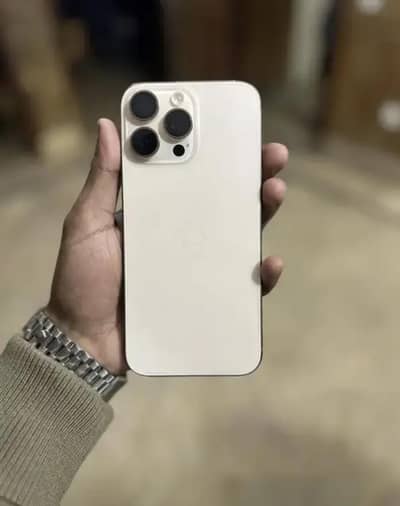 Apple iPhone 16 Pro Max