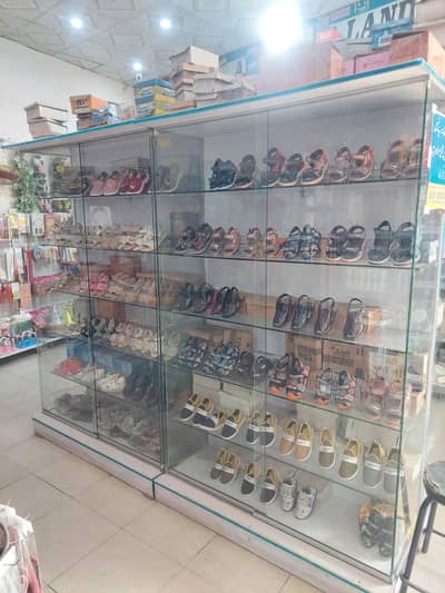 Glass showcase