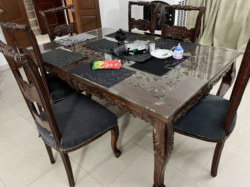 Dining table 0