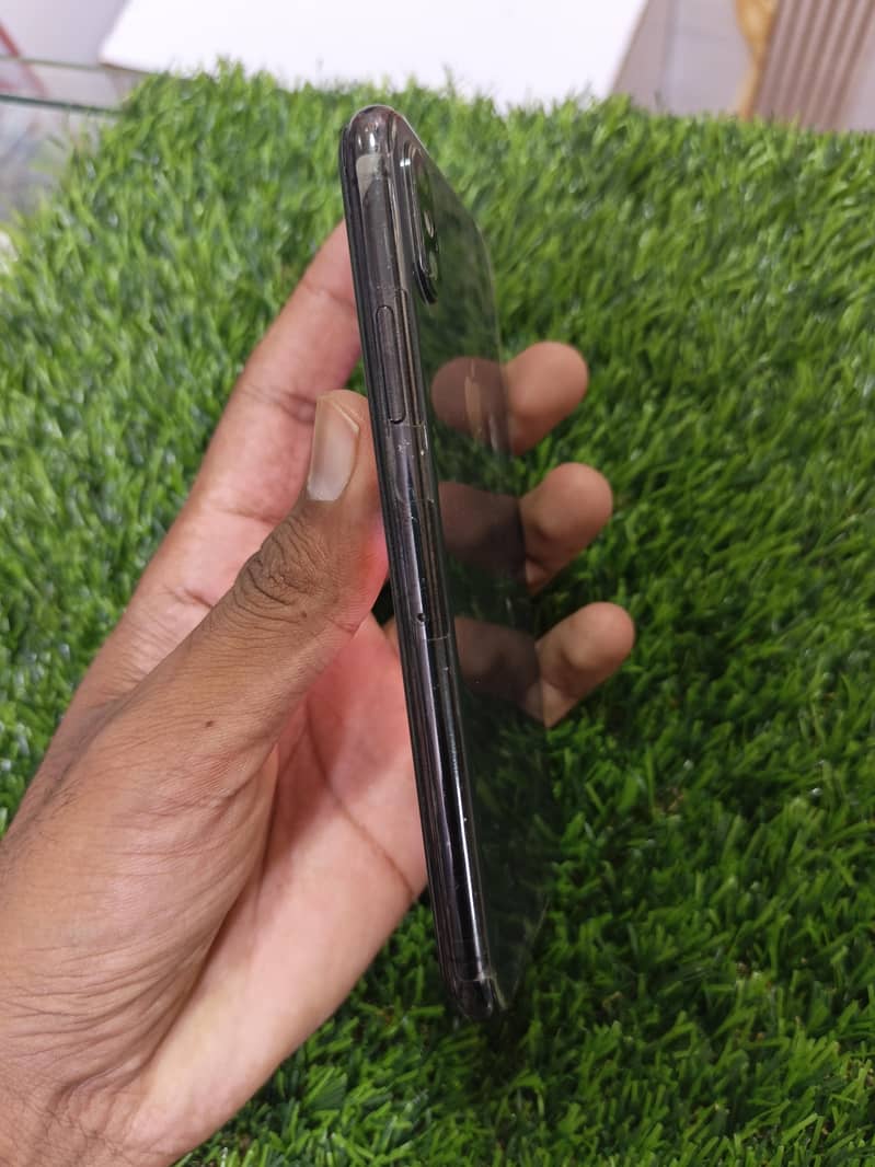 Apple iPhone X 2