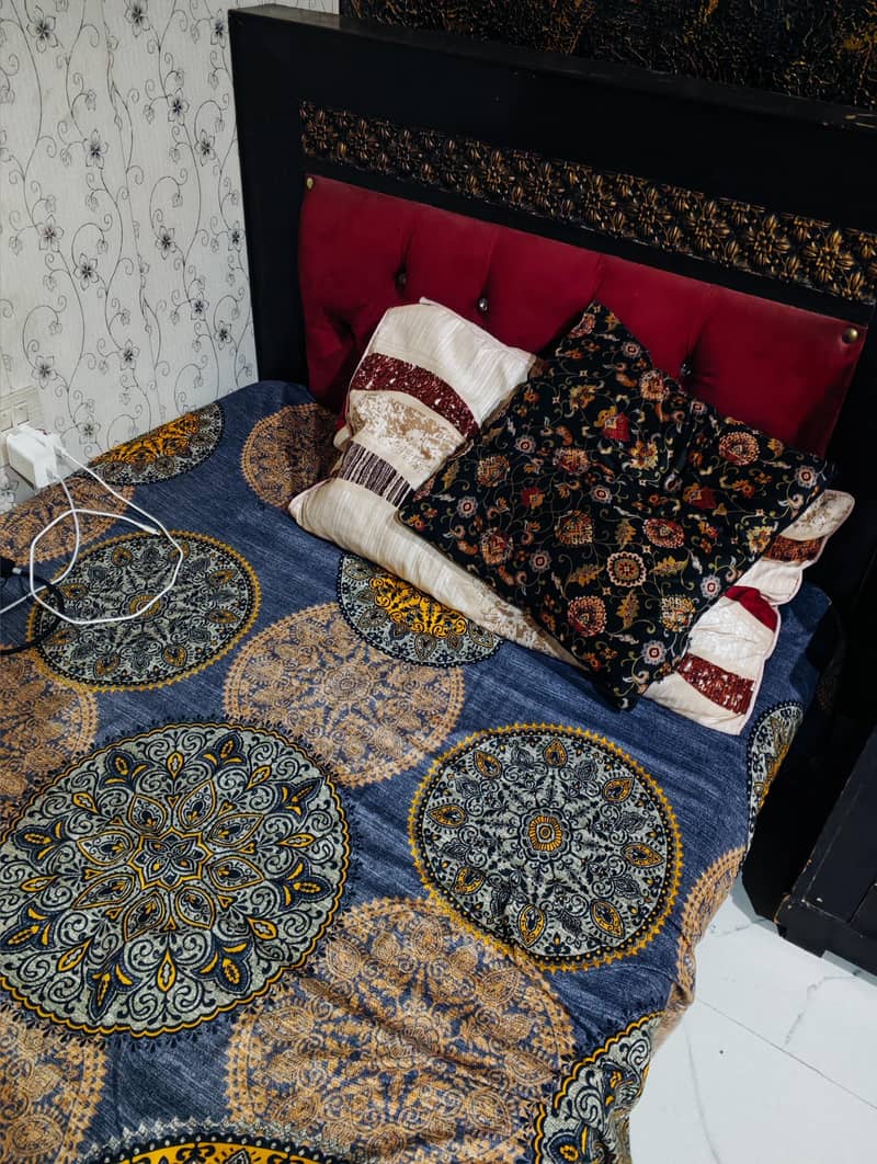single bed   . dressing. side table 1
