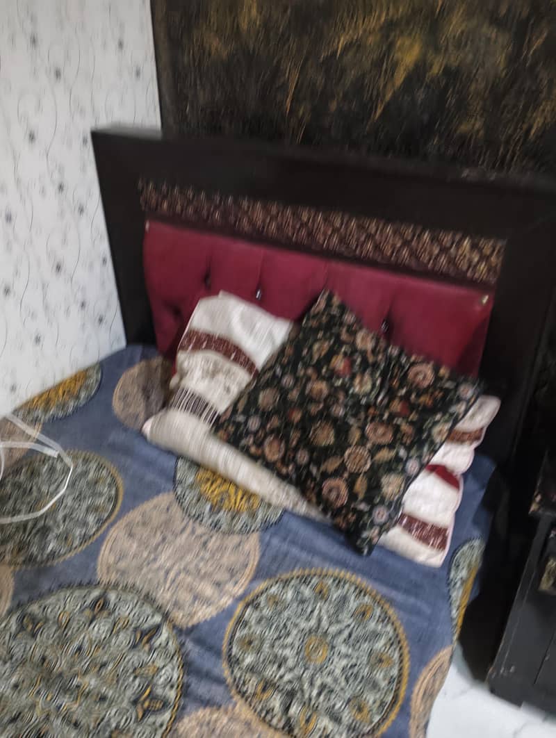 single bed   . dressing. side table 2