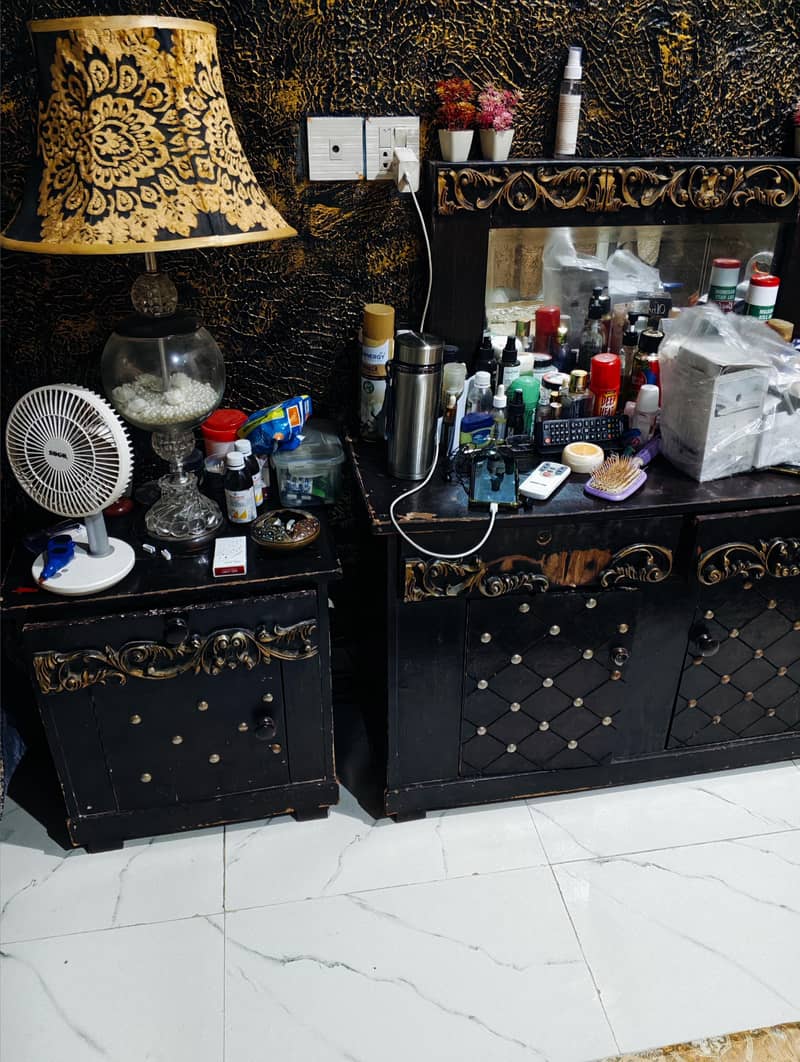 single bed   . dressing. side table 4