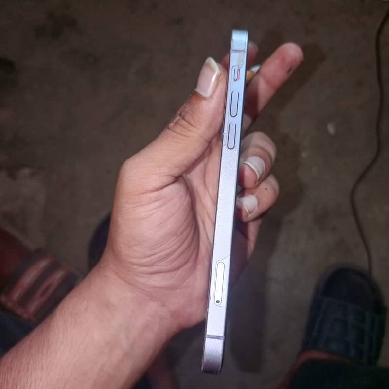 Apple iPhone 12 2