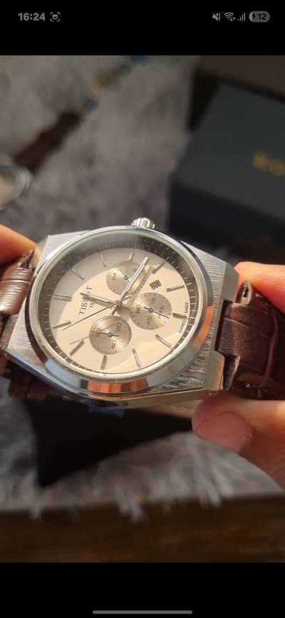 TISSOT LEATHER STRAP CHRONOGRAPH WATCH