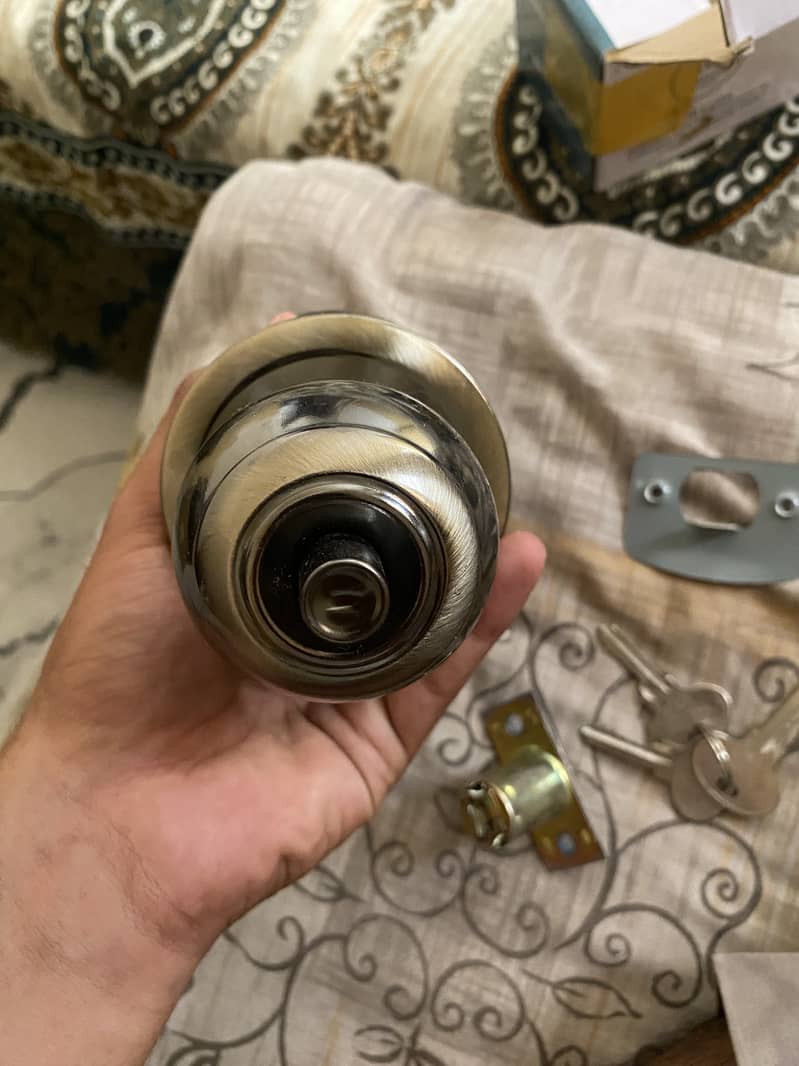Door lock 2