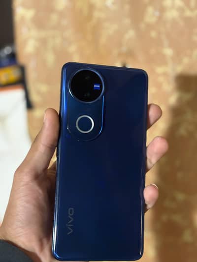 Vivo V50