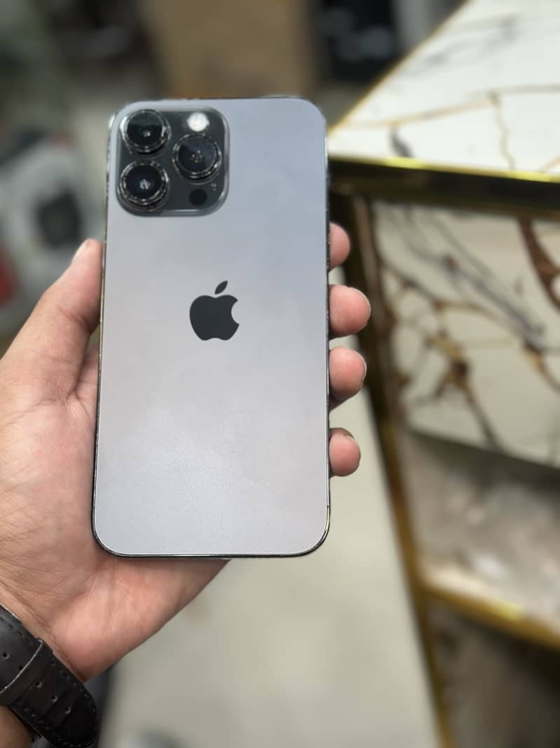 Apple iPhone 14 Pro Max 0