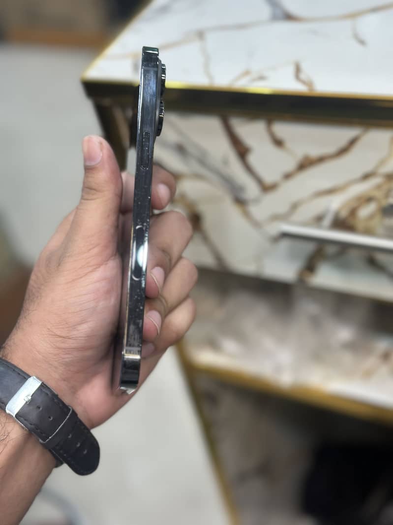 Apple iPhone 14 Pro Max 5