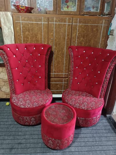 Crown Chairs Set with Table