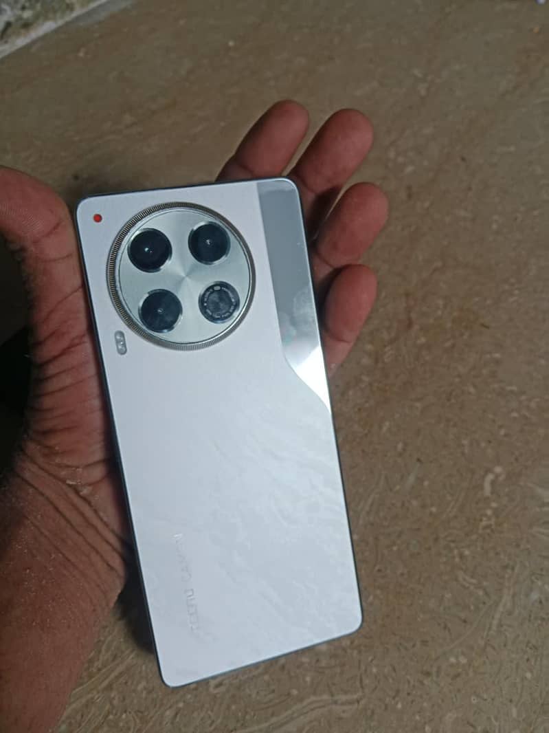 tecno camon 30 2