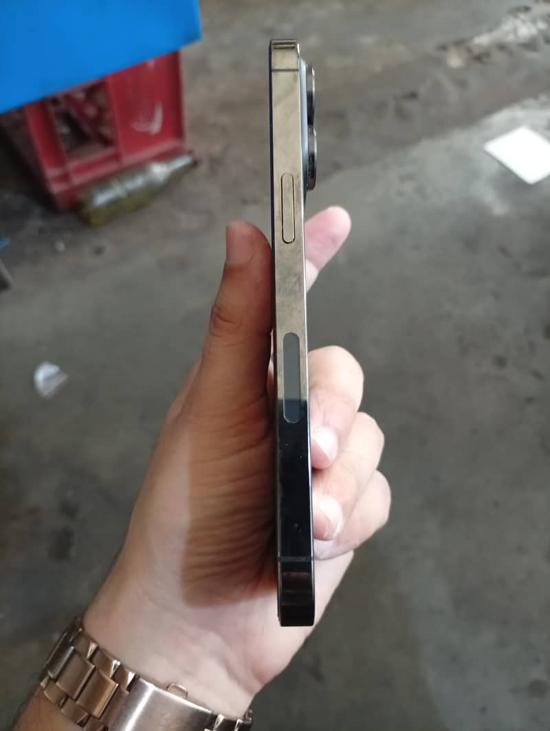 iphone 13 pro 2
