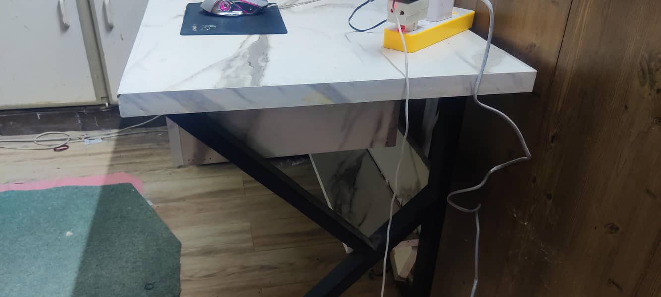 Modren study table / Computer table / computer desk 3