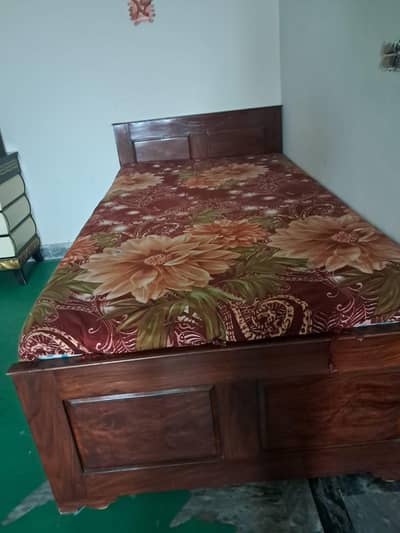 single bed with Matres in good condition