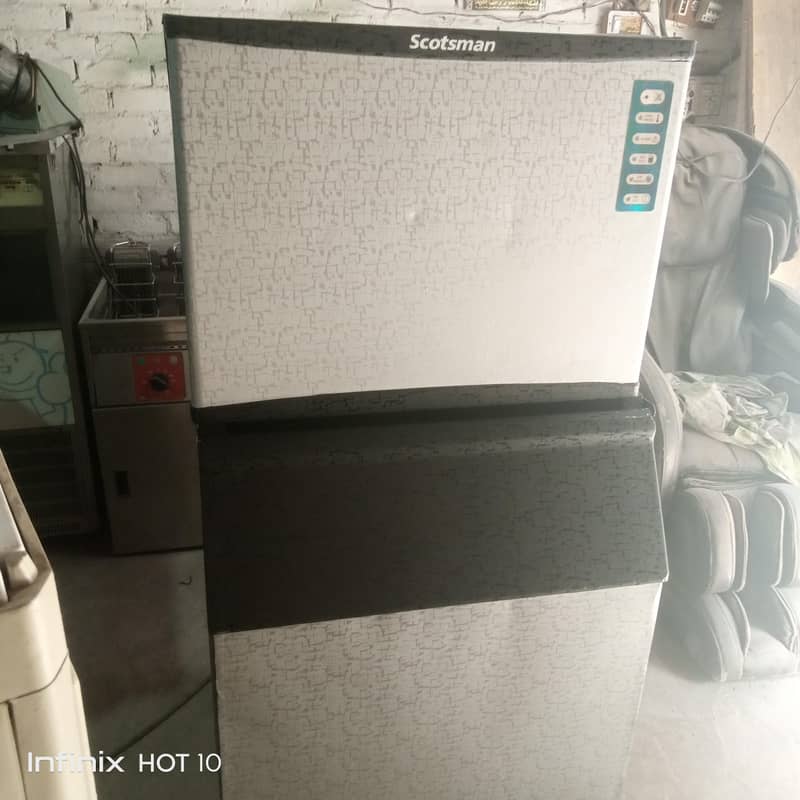 ICE maker machine/ ice maker / icemaker machine  / Machine 2