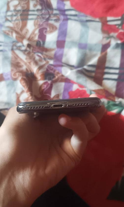 Apple iPhone X 0