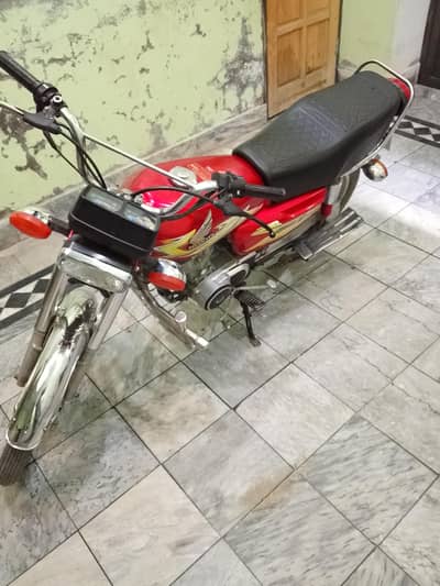 unique 125 2021 model total original honda ke parts lagay huay hen
