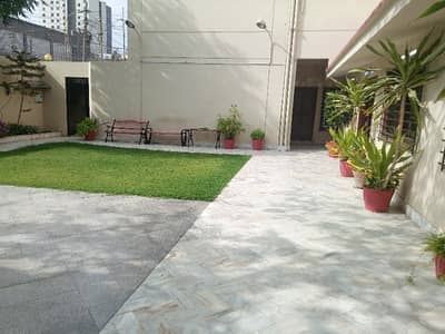 600, SQYARD GROUND PLUS ONE BNGLOW INDEPENDENT FOR SILENT COMMERCIAL OFFICE USED AVAILABLE VIP LOCATION MAIN ROAD OUT CLASS LOCATION FOR RENT
