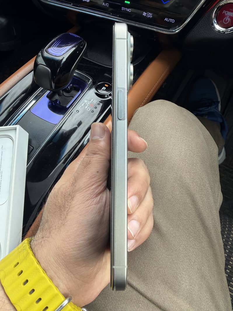 Apple iPhone 15 Pro Max 1