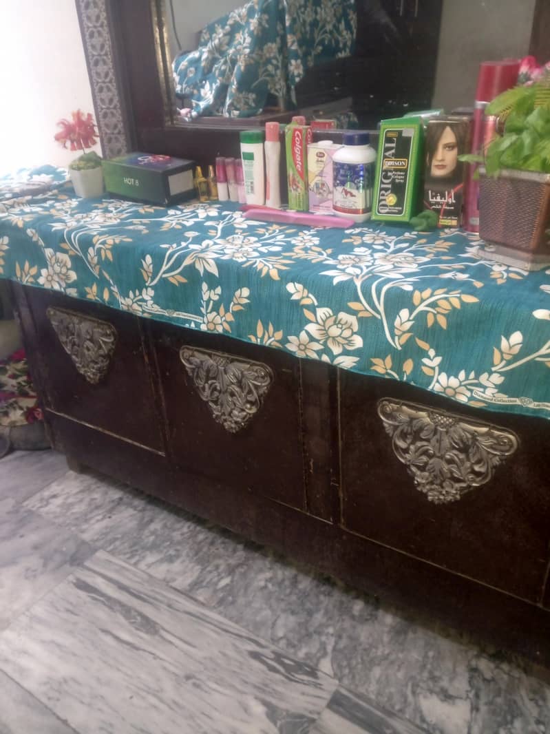 dressing table 1
