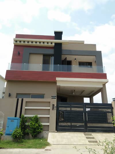 5 Marla House Available for Rent Prime Location