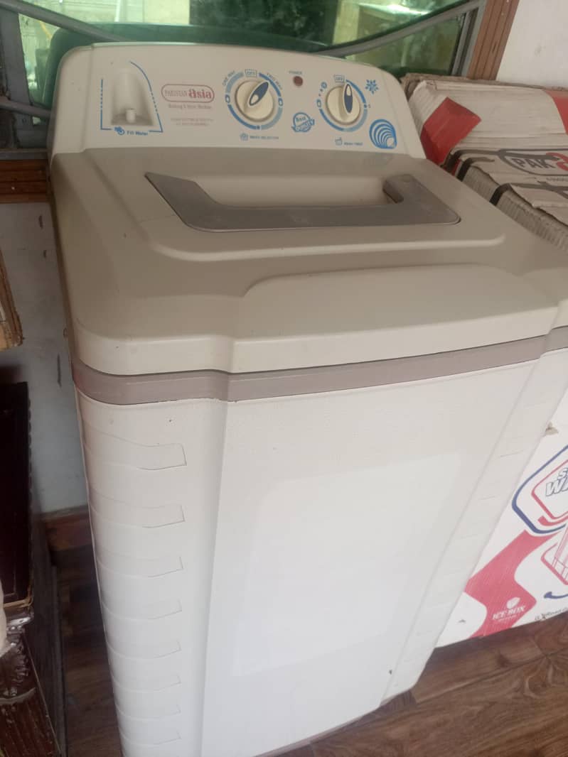 washing machine 9/10 condition 1