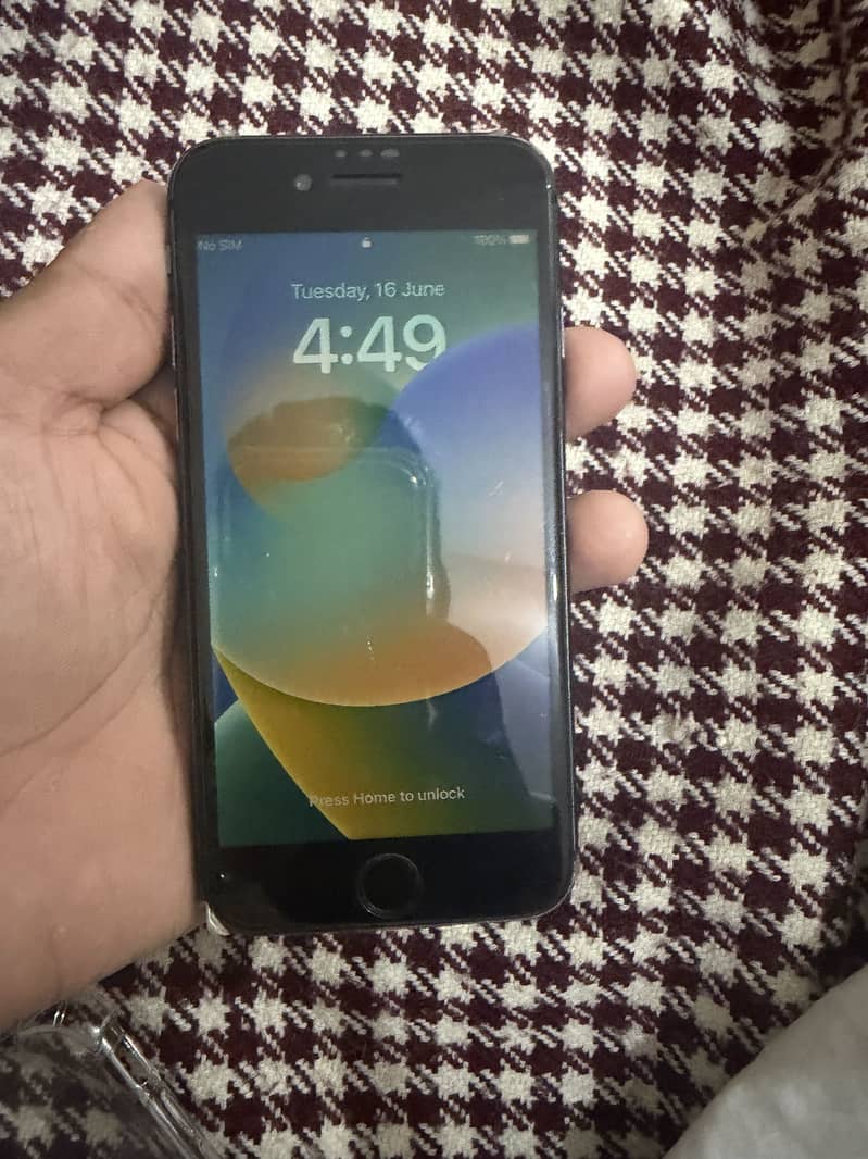Apple iPhone 8 1