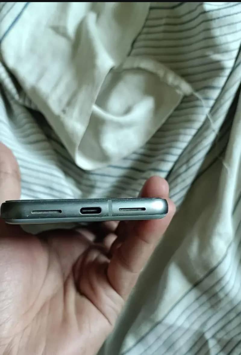 Google Pixel 8 6
