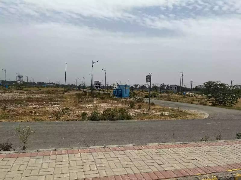DHA PHASE 7 Y BLOCK CORNER PLOT 0