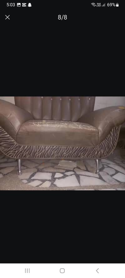 5-seater large size king sofa available for sale in pakistan