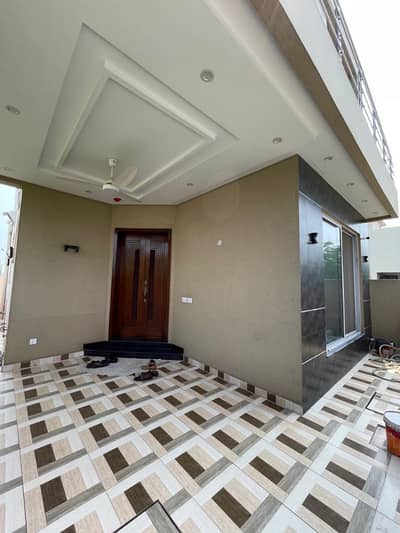 10 Marla Ultra Modern & Luxurious House In Royal Orchid Multan