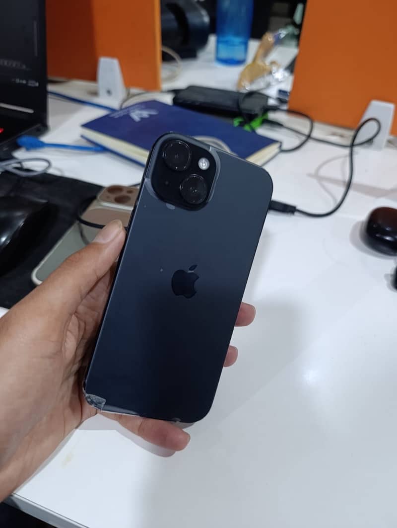 Apple iPhone 15 4