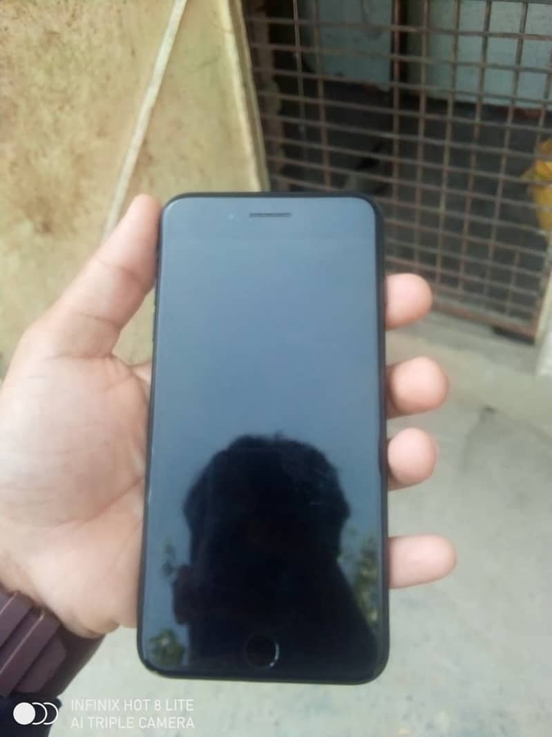 Apple iPhone 7 Plus 1