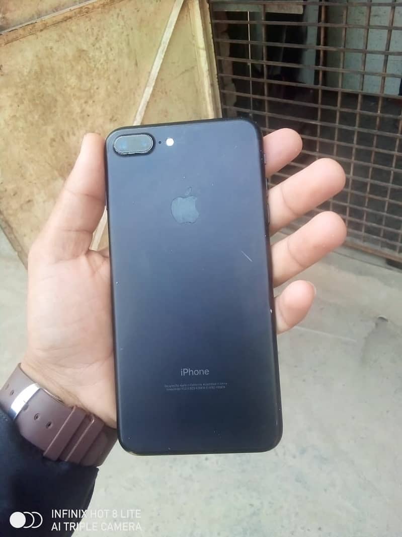 Apple iPhone 7 Plus 3