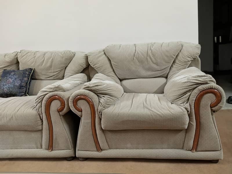 classical tufted back/Over stuffed couch 2