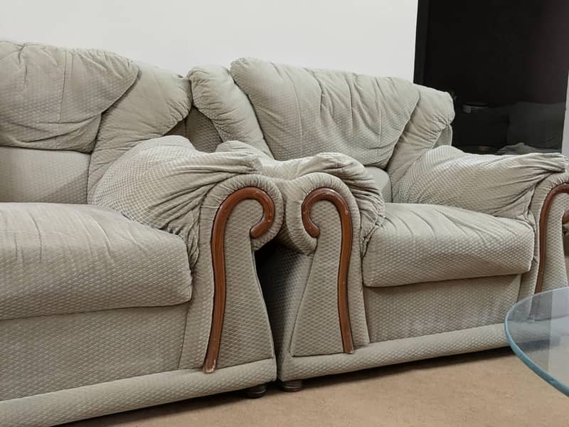 classical tufted back/Over stuffed couch 3