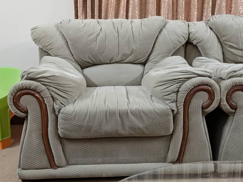 classical tufted back/Over stuffed couch 6