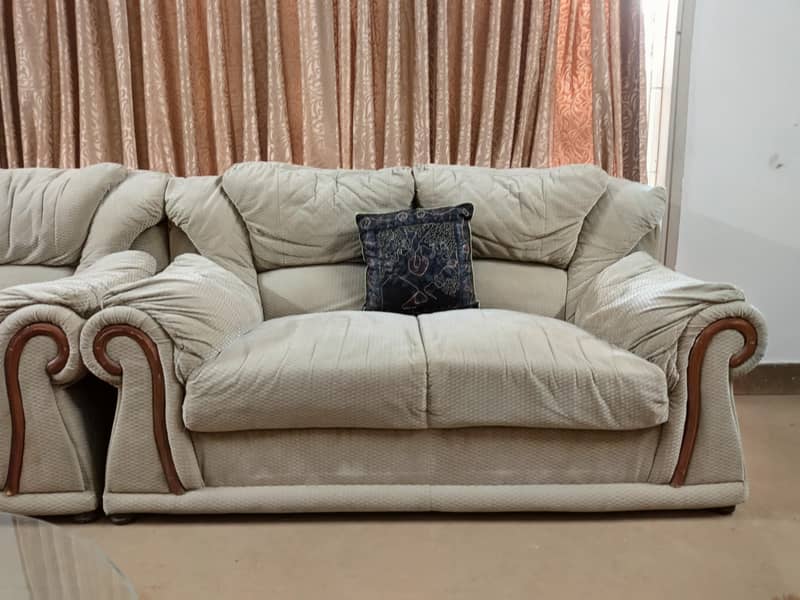 classical tufted back/Over stuffed couch 7