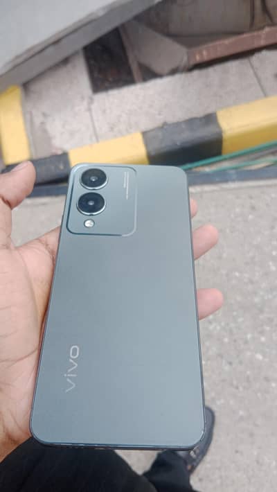 Vivo Y17s