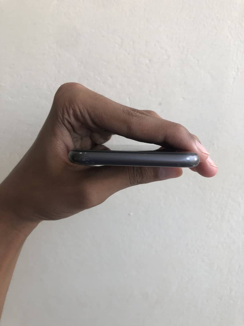 Apple iPhone 8 4