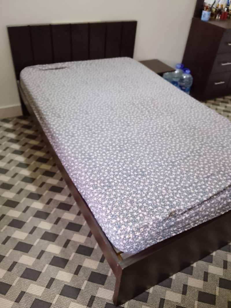 Single Bed 0