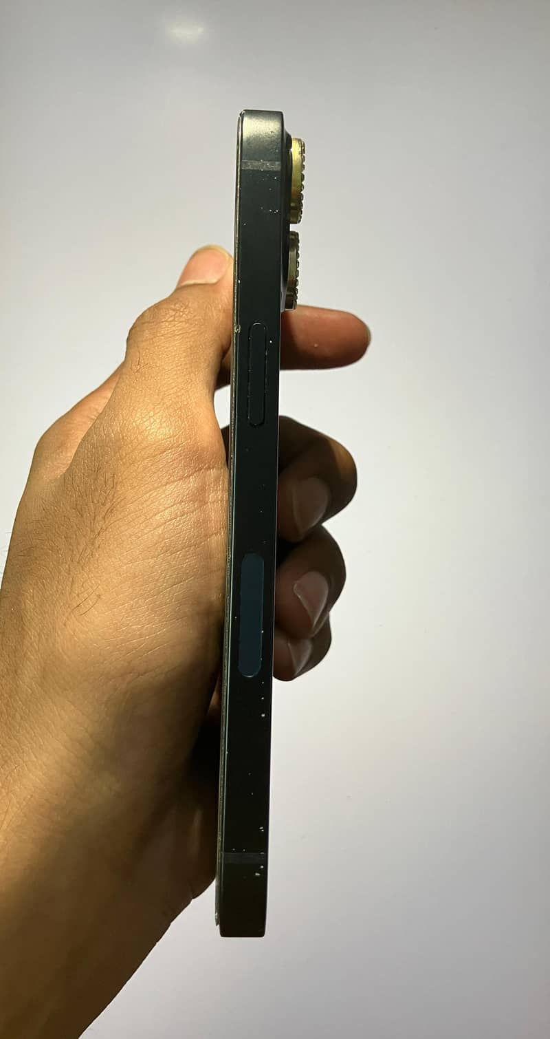 iPhone 13 2