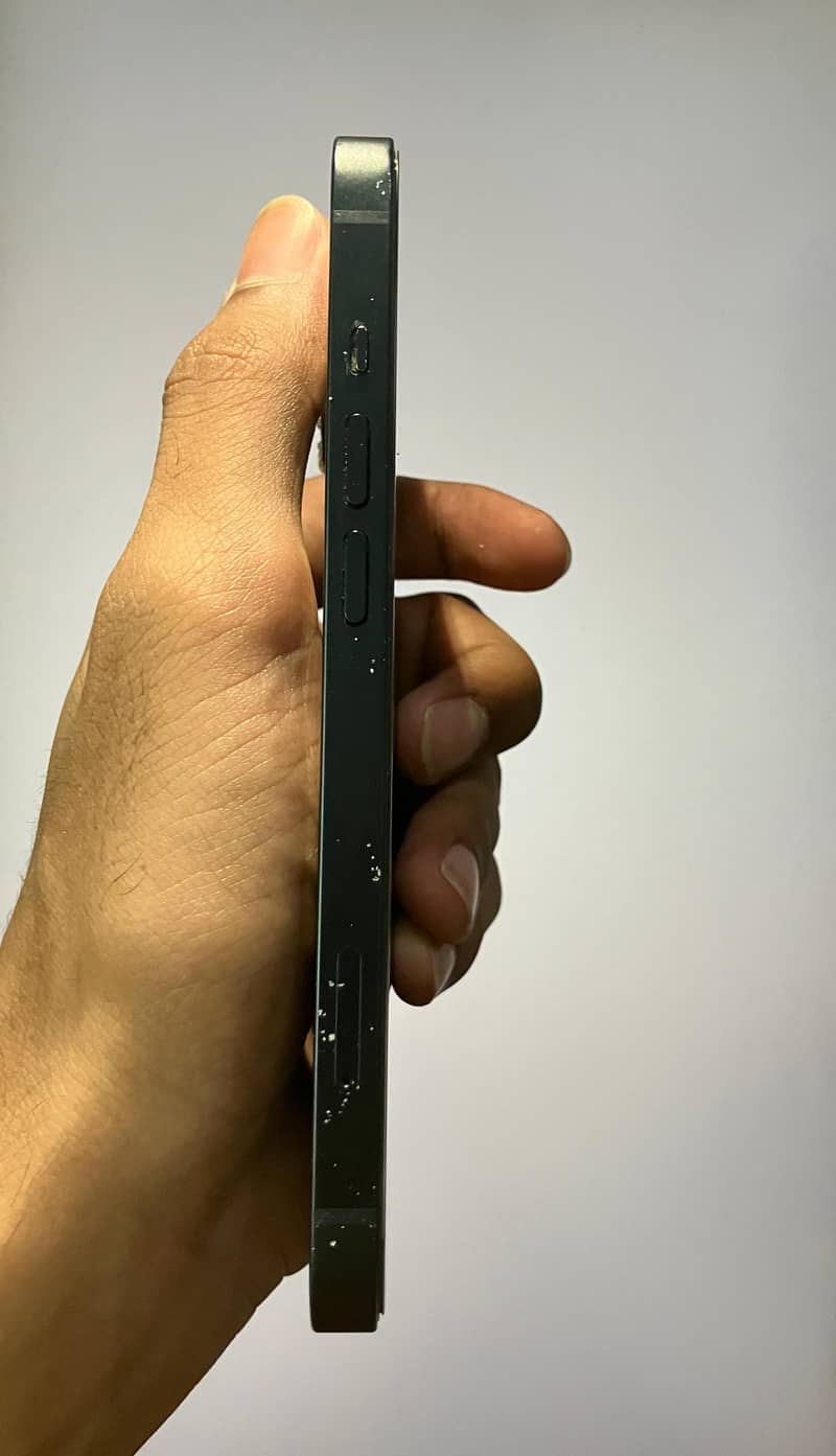 iPhone 13 3